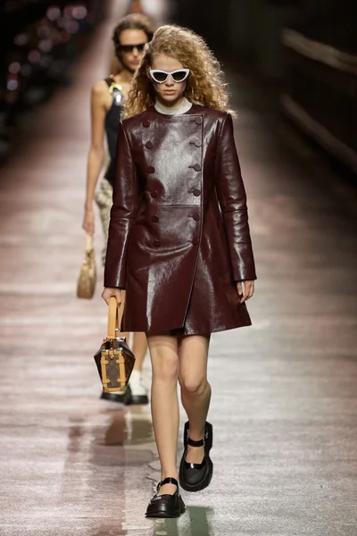 Look 26